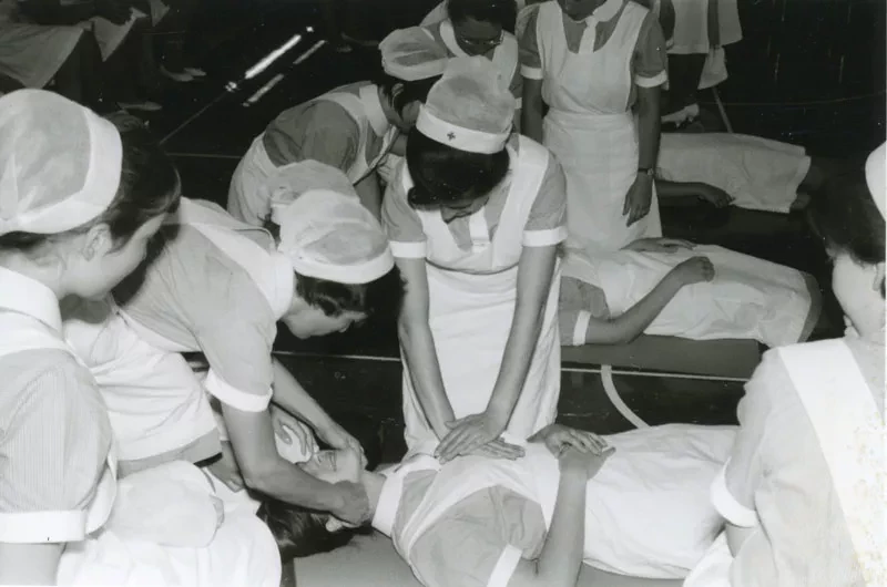 Cours de réanimation cardiaque à La Source, 1964. Auteur inconnu. Archives Fondation La Source